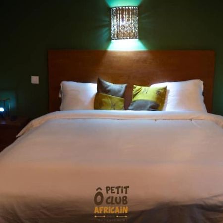 Bed and breakfast O Petit Club Africain Dakar Extérieur photo