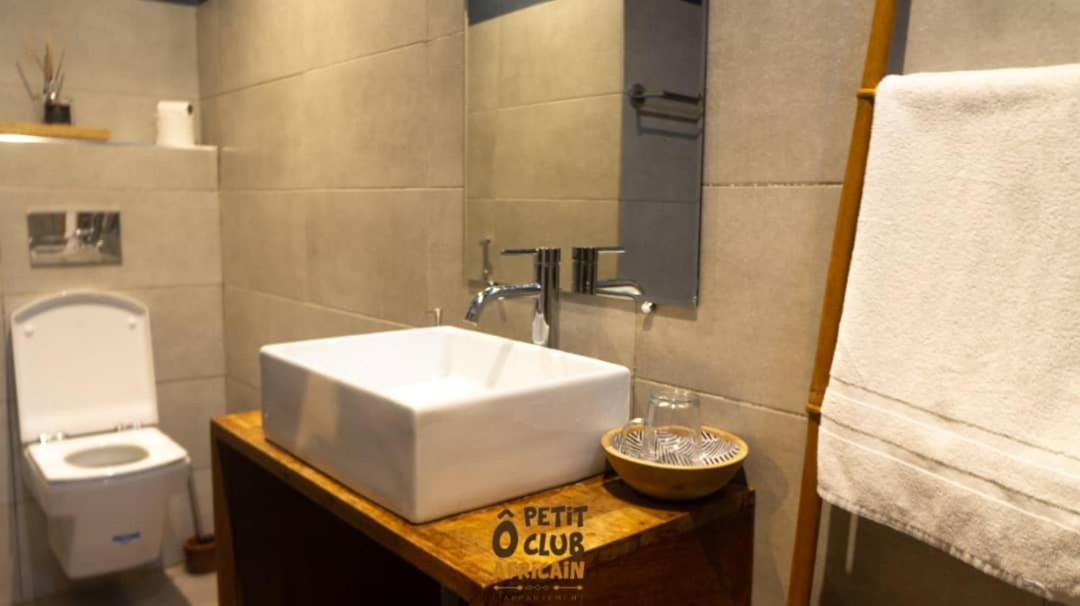 Bed and breakfast O Petit Club Africain Dakar Extérieur photo