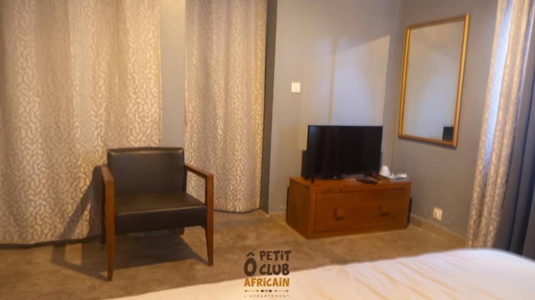 Bed and breakfast O Petit Club Africain Dakar Extérieur photo